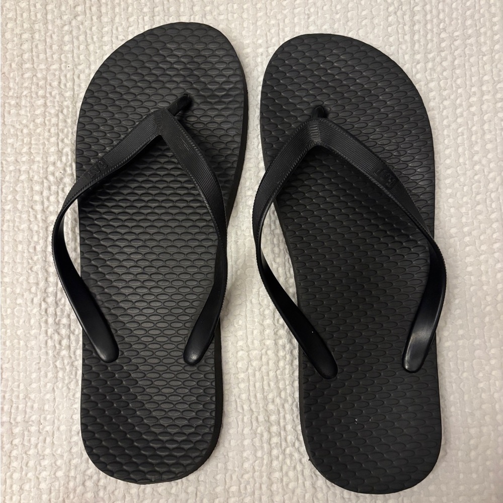 Black Gap flip flops